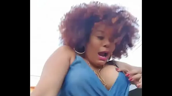 Famous Dominican mature influence pops out a tit in public Tiub segar panas