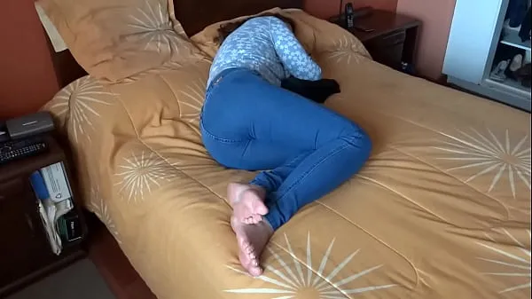 Stepson spies on mother and enjoys her big ass in jean, masturbates and cums on her tits أنبوب جديد ساخن