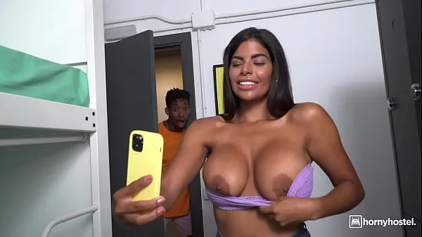 Vroča HORNYHOSTEL - (Sheila Ortega, Jesus Reyes) - Huge Tits Venezuela Babe Caught Naked By A Big Black Cock Preview Video sveža cev