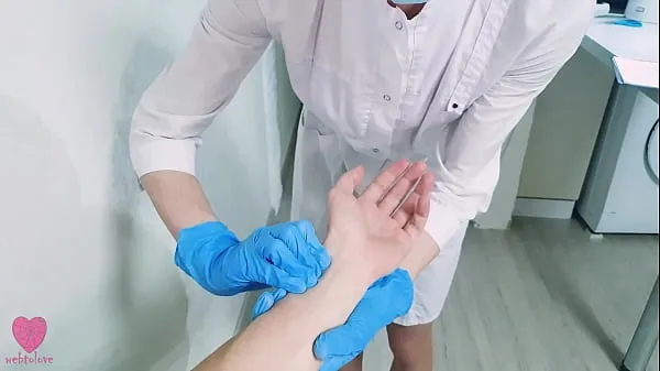 Ống nóng The nurse performed a manipulation to deprive the patient of virginity, hard fucking the guy to cum tươi