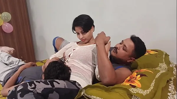Ζεστό amezing threesome sex step sister and brother cute beauty .Shathi khatun and hanif and Shapan pramanik φρέσκο ​​σωλήνα