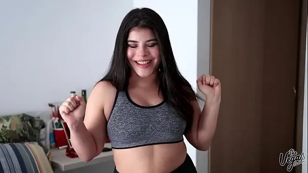 热的 Juicy natural tits latina tries on all of her bra's for you 新鲜的管