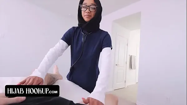 ร้อนแรง Hijab Hookup - Lucky Stud Bangs Hard Middle-Eastern Pussy And Covers Her Pretty Face With Huge Load หลอดสด