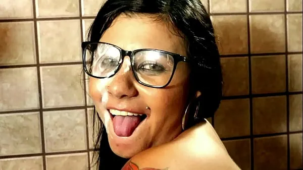 गरम The hottest brunette in college Sucked my Rola and I came on her face ताज़ा ट्यूब