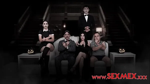 Varm Addams Family as you never seen it färsk tub