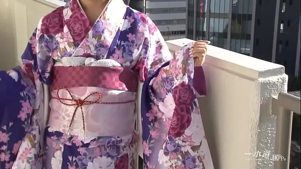 Caldo Rei Kawashima Presentazione di un nuovo lavoro di "Kimono", una categoria speciale della popolare serie di modelli da collezione perché è un seijin-shiki del 2013! Rei Kawashima appare con un kimono dal fascino molto diverso dalletubo fresco