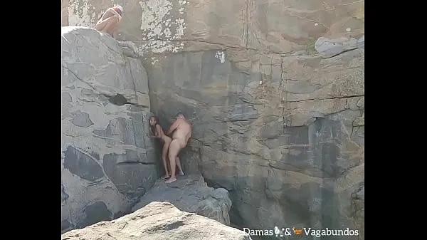 Hot Quickie on the beach being watched by two teens girls without realizing it fresh Tube