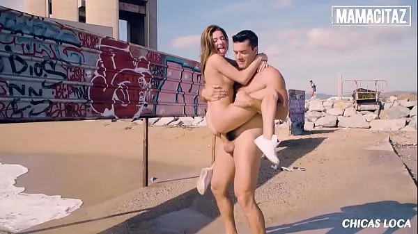 گرم MAMACITAZ - (Sandra Wellness, Ramon Nomar) - We Love To Get Caught Fucking On The Beach تازہ ٹیوب