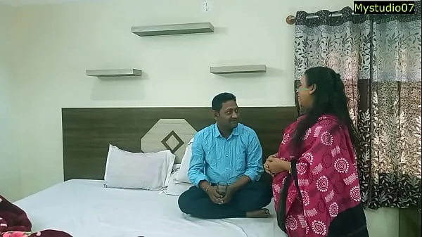 ร้อนแรง Indian Bengali Cheating wife amazing hot sex with just friend!! with dirty talking หลอดสด