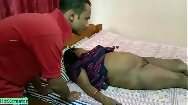 Ống nóng Indian hot Bhabhi getting fucked by thief !! Housewife sex tươi