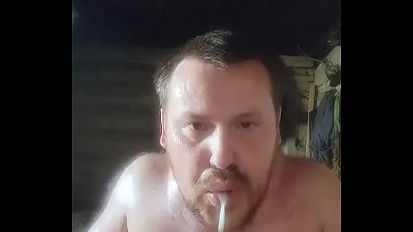 热的 Cum in mouth. cum on face. Russian guy from the village tastes fresh cum. a full mouth of sperm from a Russian gay 新鲜的管
