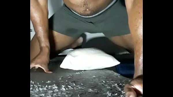 Tabung segar Muscular Male Humping Pillow Desperate To Fuck panas