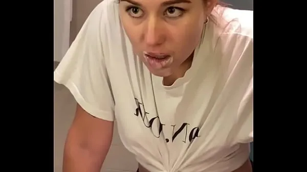 Hete Fucked the baby in the mouth while brushing her teeth. Sucked in the bath and got cum on her face. Jolie Butt. home video verse buis