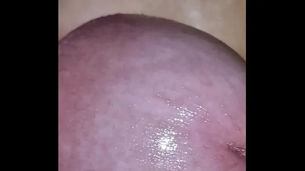 Caldo close up jerking my cock in bathing tube while precum running over my glans and cumshottubo fresco