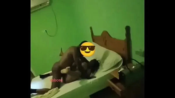 Tabung segar Licking a married pussy panas