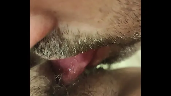 Quente Sudden desire to lick her pussy tubo fresco