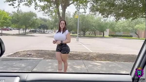 ร้อนแรง Chubby latina with big boobs got into the car and offered sex deutsch หลอดสด