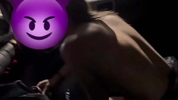 Varm Kitten dances in the car and at the club and makes a cuckold husband while sleeping! in a motel with a pool färsk tub