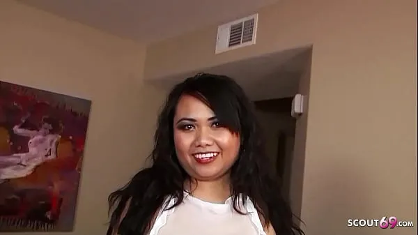 ร้อนแรง Midget Latina Maid seduce to Rough MMF Threesome Fuck หลอดสด