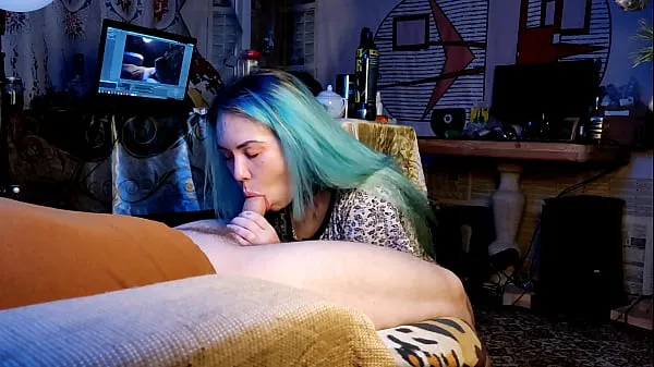 asian girlfriend takes a cock in her throat Tiub segar panas