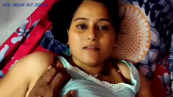 Heiße Kavita brachte sie dazu, ihren Liebhaber zu ficken, indem sie sie alleine zu Hause anrieffrische Tube