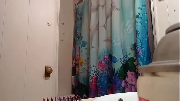 گرم Caught mom taking a shower تازہ ٹیوب