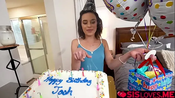 Joshua Lewis celebrates birthday with Aria Valencia's delicious pussy Tiub segar panas