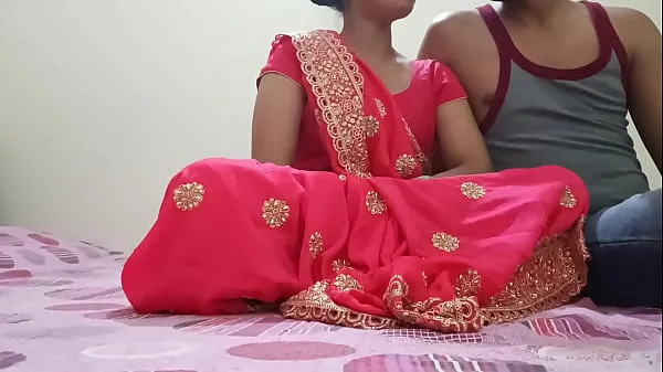 Varm Indian Desi newly married hot bhabhi was fucking on dogy style position with devar in clear Hindi audio färsk tub
