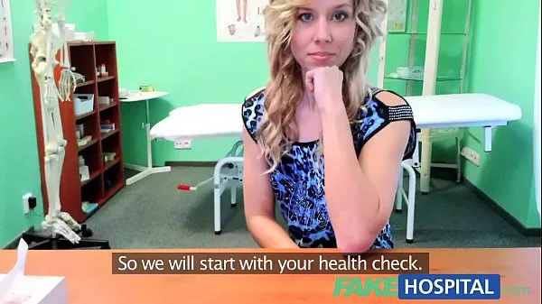 Vroča Fake Hospital Doctor offers blonde a discount on new tits in exchange for a good sveža cev