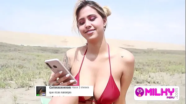गरम Huge tits on the beach, she is horny and wants my cock ताज़ा ट्यूब