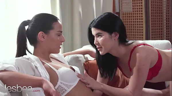 Lesbea Dressed in sexy lingerie these two lesbians have intimate sex together أنبوب جديد ساخن