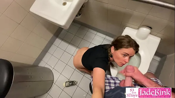Ống nóng Real amateur couple fuck in public bathroom tươi
