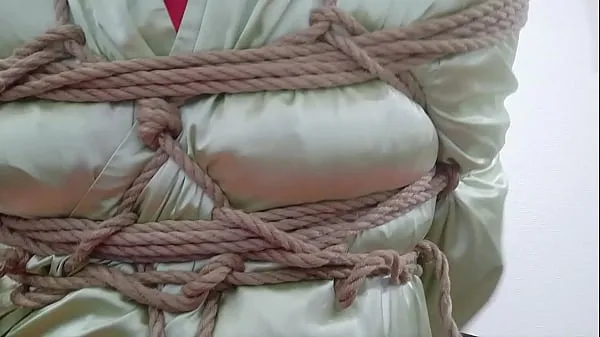 Heiße Tied up and masturbating in a satin kimono crossdresserfrische Tube