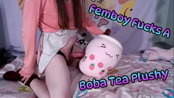 Tabung segar Femboy Fucks A Boba Tea Plushy! (Teaser panas