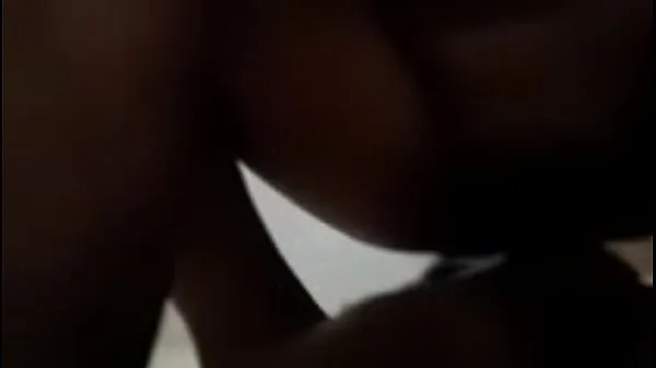 Ống nóng Spreading the big girl's pussy, poking her pussy with a bottle and then using his dick to fuck her clit until he squirts all over her pussy tươi