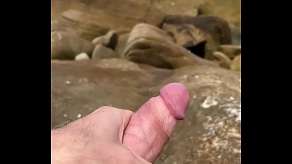 Tabung segar Big Aussie cock at werrong nude beach panas