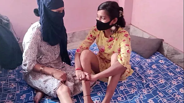 Varm Two stepsisters got threesome fucked by One Boyfriend! hindi talking färsk tub