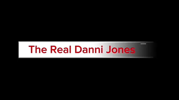 Ống nóng Mature Milf Danni Jones Gets A Special Store Delivery tươi