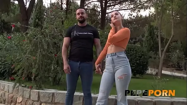 Vroča Young and beautiful couple tries their first porno: Meet amazing Candy Fly sveža cev