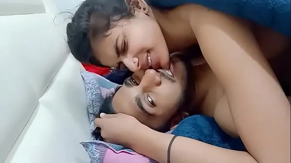 Ζεστό Desi Indian cute girl sex and kissing in morning when alone at home φρέσκο ​​σωλήνα