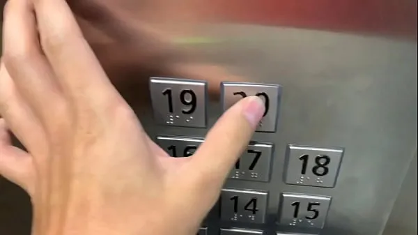 Gorąca Sex in public, in the elevator with a stranger and they catch us świeża tuba