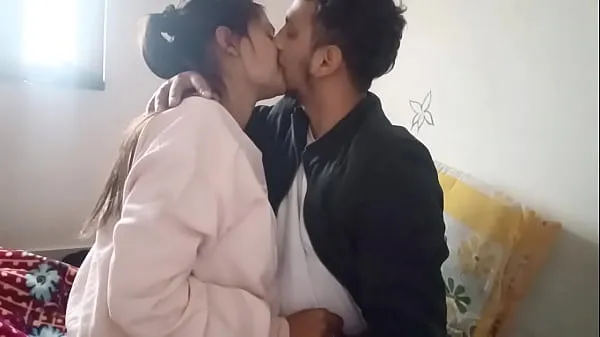 Desi couple hot kissing and pregnancy fuck أنبوب جديد ساخن