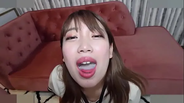 Big breasted married woman, Japanese beauty. She gives a blowjob and cums in her mouth and drinks the cum. Uncensored Tiub segar panas