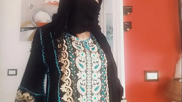 Muslim girl wanna try to suck Tiub segar panas