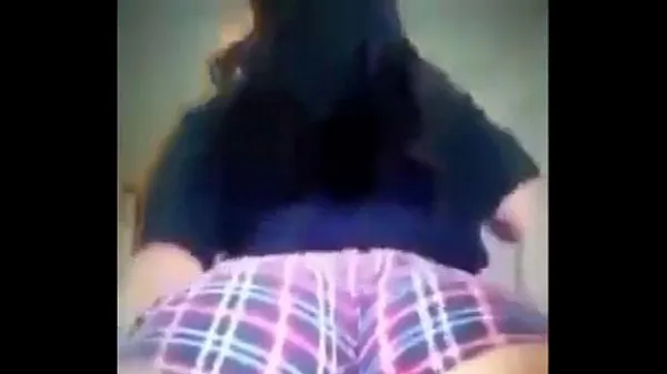 Vroča Thick white girl twerking sveža cev