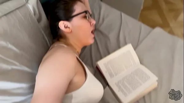 Forró Stepson fucks his sexy stepmom while she is reading a book friss cső