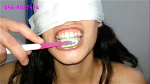 热的 Sharon From Tel-Aviv Brushes Her Teeth With Cum 新鲜的管