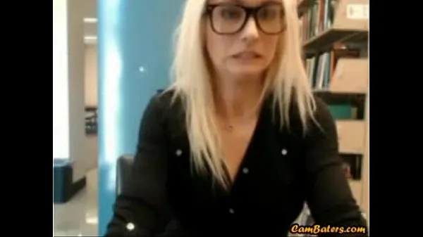 Tabung segar Sexy hot blonde gets caught masturbating in public library panas